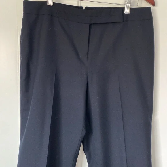 Ann Taylor navy pantsuit women’s 10/10P - Picture 6 of 12